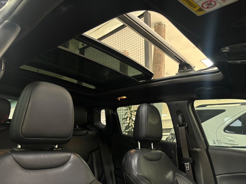 Foto do veículo JEEP COMPASS 2.0 16V DIESEL LIMITED 4X4 AUTOMÁTICO 2021 68.238 KM 123.777,00
