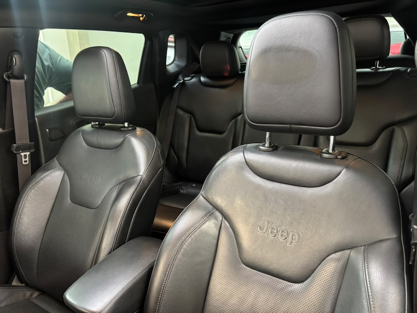 Foto do veículo JEEP COMPASS 2.0 16V DIESEL LIMITED 4X4 AUTOMÁTICO 2021 68.238 KM 123.777,00