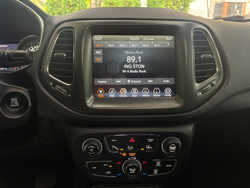 Foto do veículo JEEP COMPASS 2.0 16V DIESEL LIMITED 4X4 AUTOMÁTICO 2021 68.238 KM 123.777,00