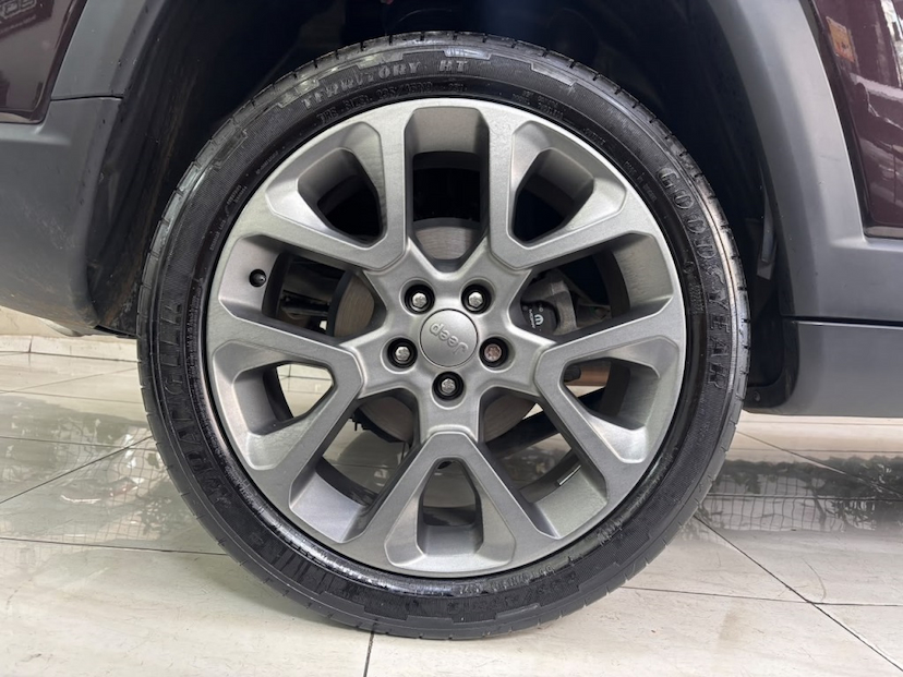 Foto do veículo JEEP COMPASS 2.0 16V DIESEL LIMITED 4X4 AUTOMÁTICO 2021 68.238 KM 123.777,00
