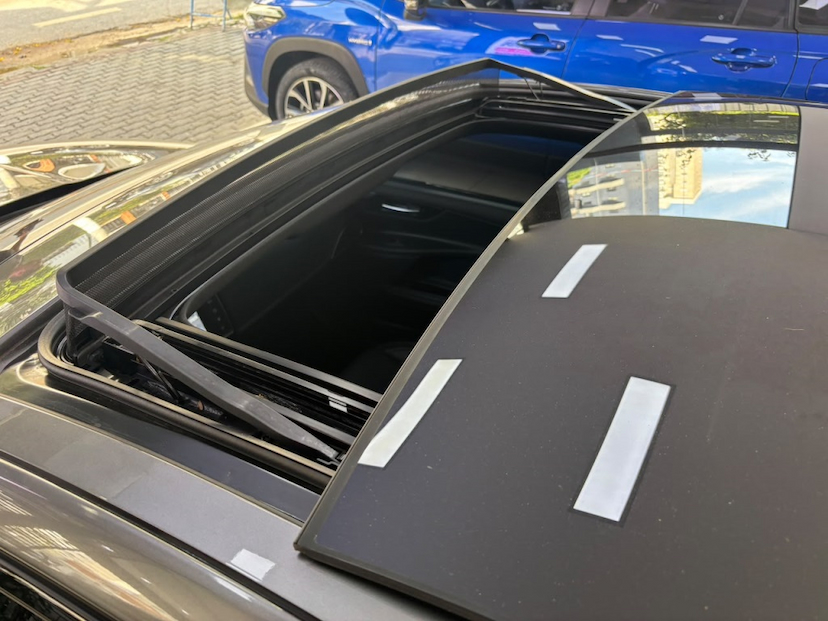 Foto do veículo JAGUAR XE 2.0 16V INGENIUM P250 GASOLINA R-SPORT 4P AUTOMÁTICO 2018 21.873 KM 159.777,00