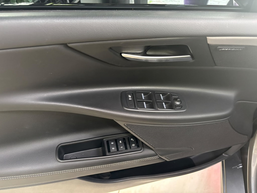 Foto do veículo JAGUAR XE 2.0 16V INGENIUM P250 GASOLINA R-SPORT 4P AUTOMÁTICO 2018 21.873 KM 159.777,00