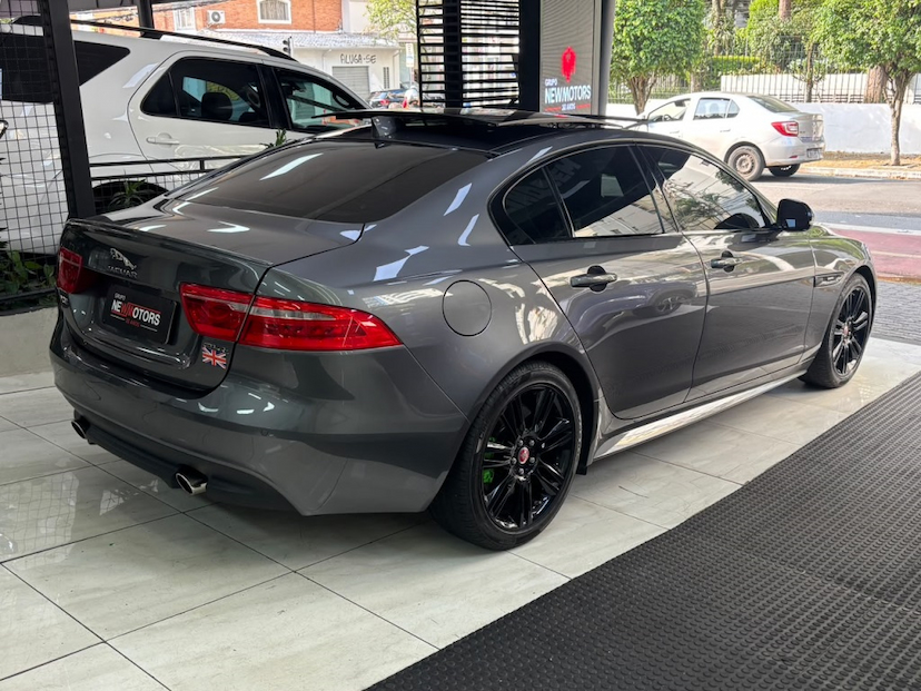 Foto do veículo JAGUAR XE 2.0 16V INGENIUM P250 GASOLINA R-SPORT 4P AUTOMÁTICO 2018 21.873 KM 159.777,00