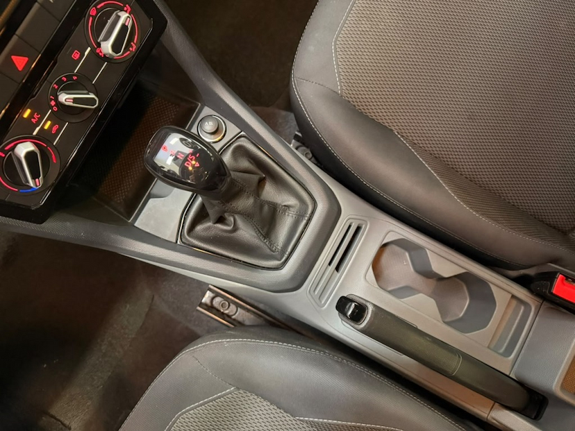 Foto do veículo VOLKSWAGEN T-CROSS 1.0 200 TSI TOTAL FLEX SENSE AUTOMÁTICO 2020 43.912 KM 87.777,00