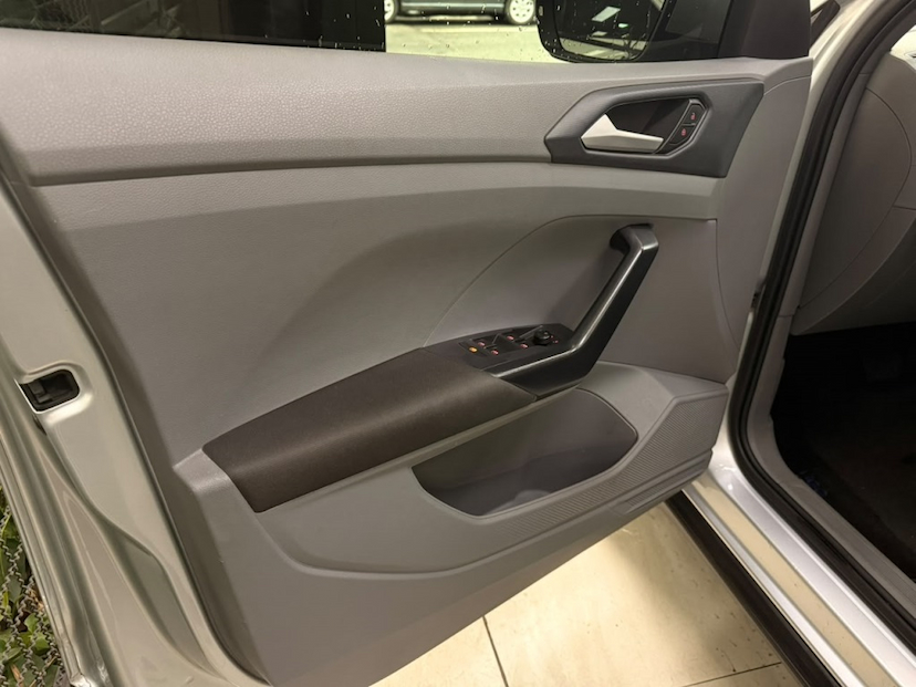 Foto do veículo VOLKSWAGEN T-CROSS 1.0 200 TSI TOTAL FLEX SENSE AUTOMÁTICO 2020 43.912 KM 87.777,00