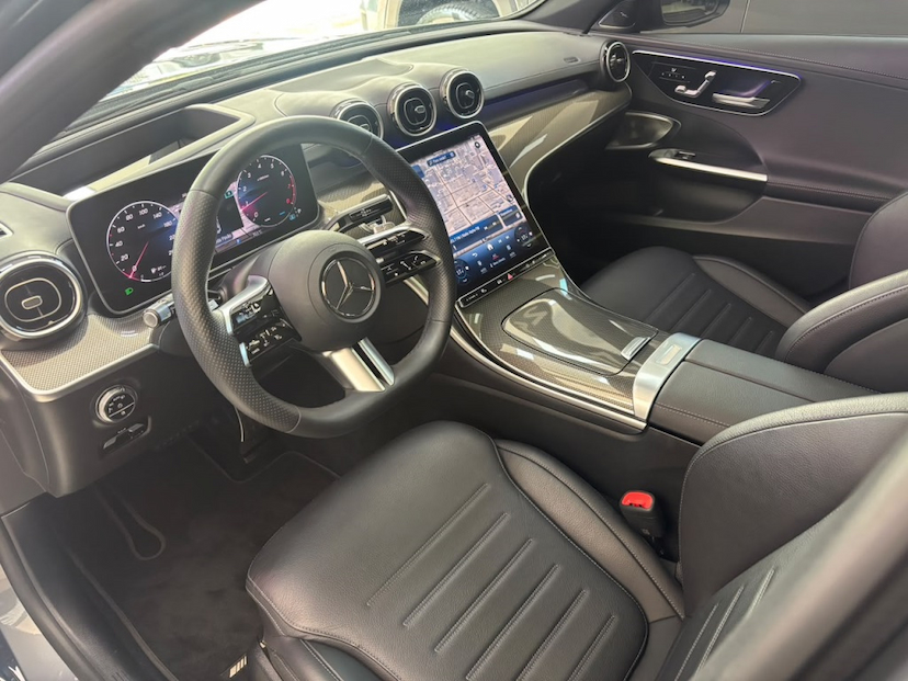 Foto do veículo MERCEDES-BENZ C 300 2.0 EQ BOOST HÍBRIDO AMG LINE 9G-TRONIC 2024 62.517 KM 289.777,00