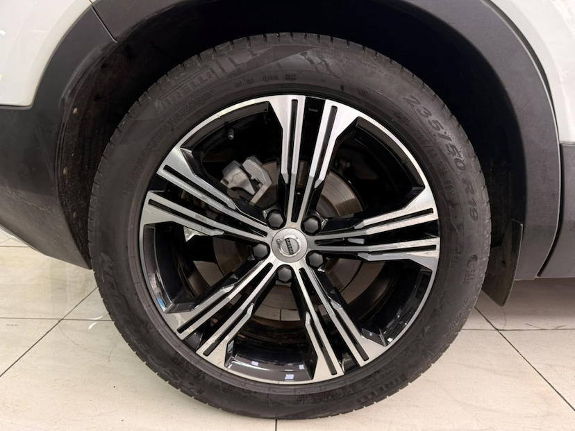 Foto do veículo VOLVO XC40 2.0 T4 GASOLINA INSCRIPTION GEARTRONIC 2020 66.299 KM 177.777,00
