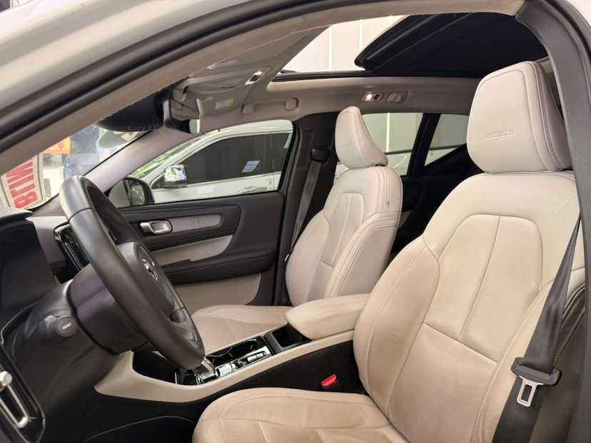 Foto do veículo VOLVO XC40 2.0 T4 GASOLINA INSCRIPTION GEARTRONIC 2020 66.299 KM 177.777,00