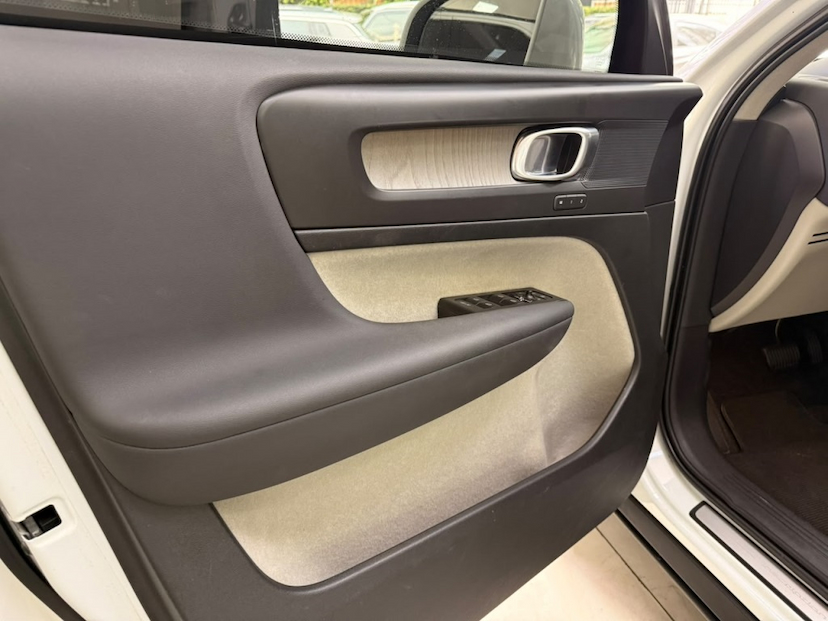 Foto do veículo VOLVO XC40 2.0 T4 GASOLINA INSCRIPTION GEARTRONIC 2020 66.299 KM 177.777,00