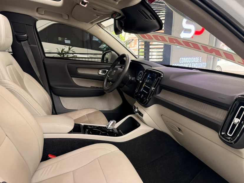 Foto do veículo VOLVO XC40 2.0 T4 GASOLINA INSCRIPTION GEARTRONIC 2020 66.299 KM 177.777,00