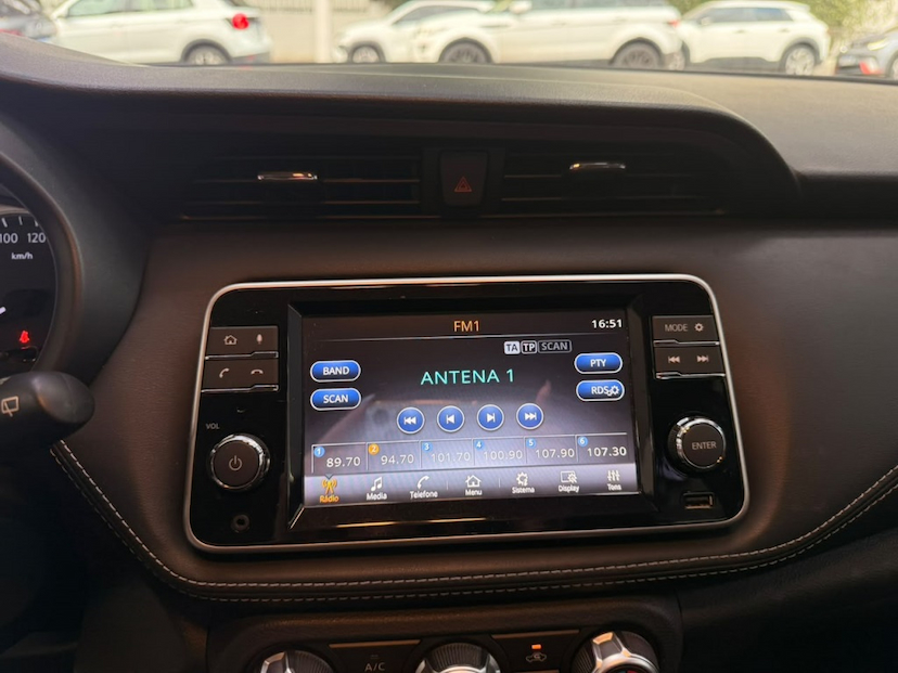 Foto do veículo NISSAN KICKS 1.6 16V FLEXSTART SV 4P XTRONIC 2021 51.065 KM 89.777,00