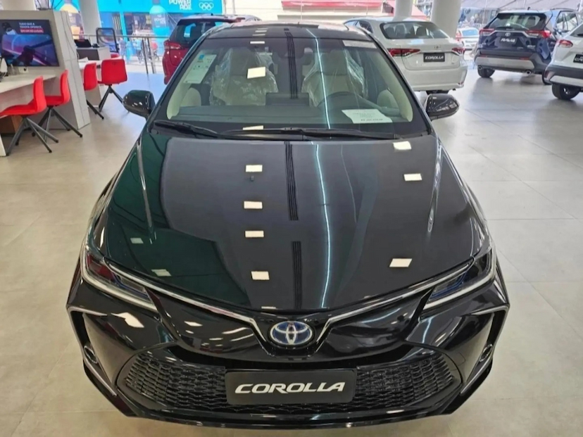 Foto do veículo TOYOTA COROLLA 1.8 VVT-I HYBRID FLEX ALTIS PREMIUM CVT 2026 0 KM 195.490,00