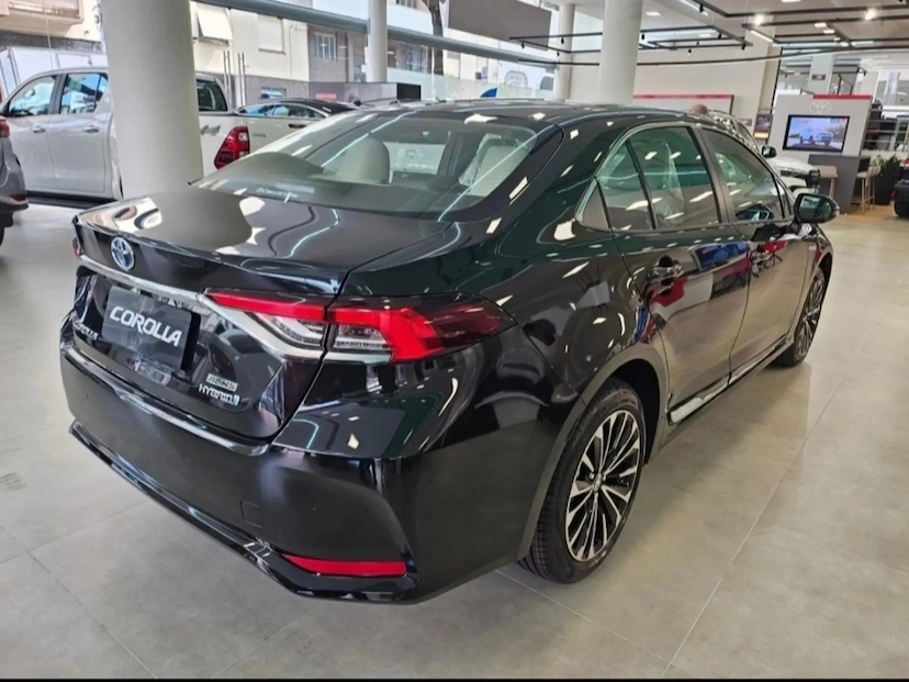 Foto do veículo TOYOTA COROLLA 1.8 VVT-I HYBRID FLEX ALTIS PREMIUM CVT 2026 0 KM 195.490,00