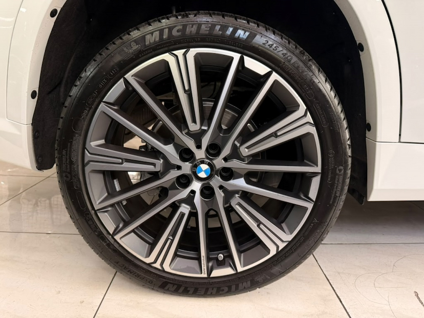 Foto do veículo BMW X1 2.0 16V TURBO GASOLINA SDRIVE20I M SPORT STEPTRONIC 2026 2.098 KM R$ 334.777,00