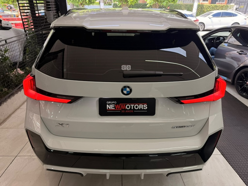 Foto do veículo BMW X1 2.0 16V TURBO GASOLINA SDRIVE20I M SPORT STEPTRONIC 2026 2.098 KM R$ 334.777,00
