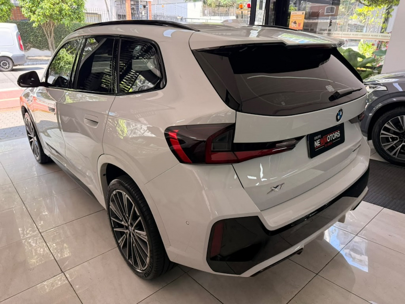 Foto do veículo BMW X1 2.0 16V TURBO GASOLINA SDRIVE20I M SPORT STEPTRONIC 2026 2.098 KM R$ 334.777,00