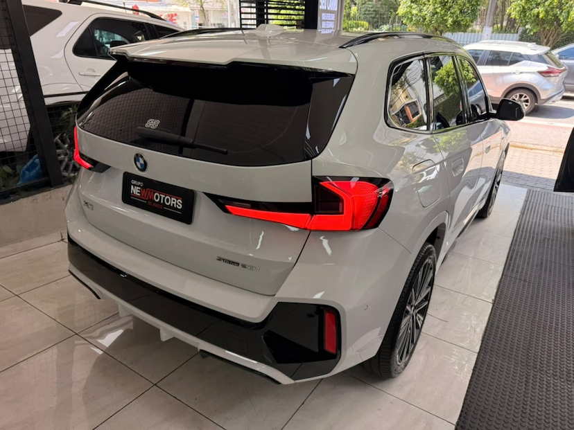 Foto do veículo BMW X1 2.0 16V TURBO GASOLINA SDRIVE20I M SPORT STEPTRONIC 2026 2.098 KM R$ 334.777,00