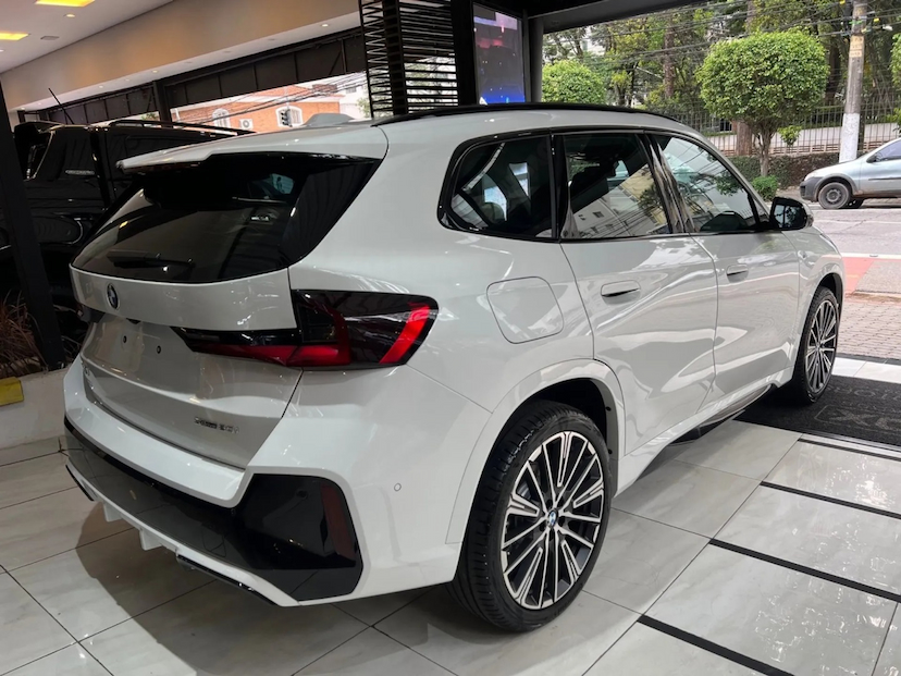 Foto do veículo BMW X1 2.0 16V TURBO GASOLINA SDRIVE20I M SPORT STEPTRONIC 2027 0 KM R$ 458.900,00
