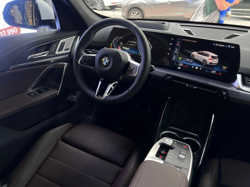 Foto do veículo BMW X1 2.0 16V TURBO GASOLINA SDRIVE20I M SPORT STEPTRONIC 2027 0 KM R$ 458.900,00