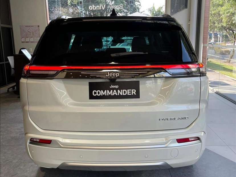 Foto do veículo JEEP COMMANDER 1.3 T270 TURBO FLEX OVERLAND AT6 2026 0 KM 249.500,00