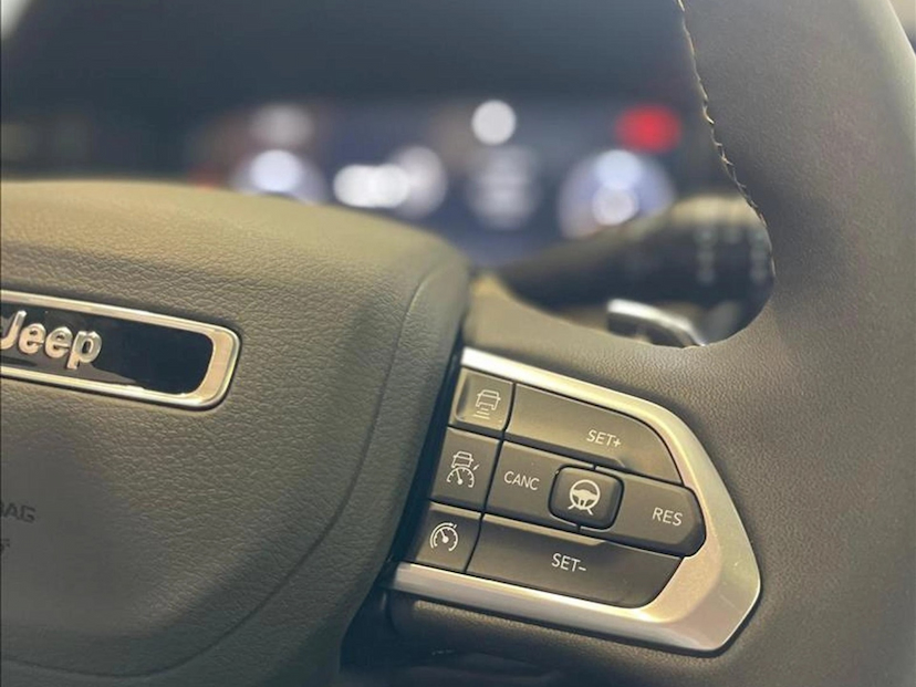 Foto do veículo JEEP COMMANDER 1.3 T270 TURBO FLEX OVERLAND AT6 2026 0 KM 249.500,00