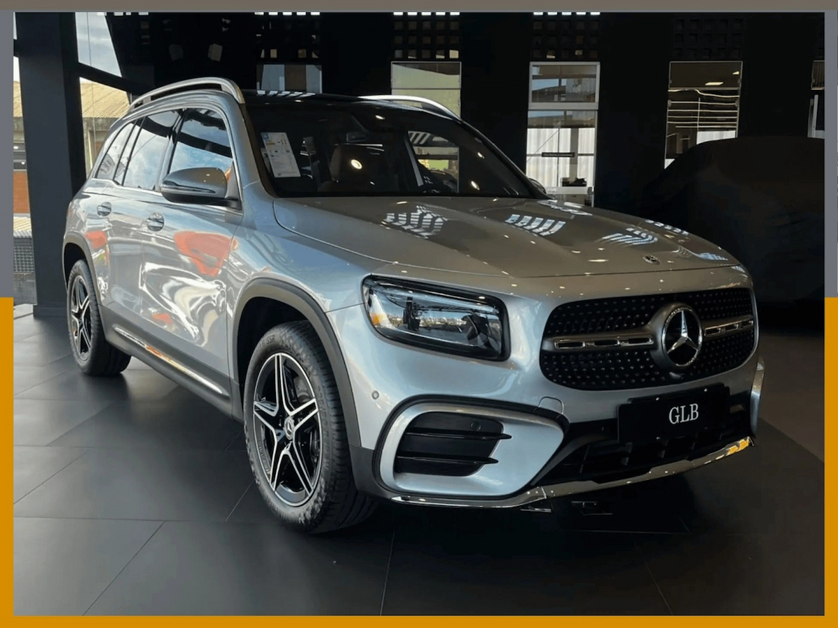Foto do veículo MERCEDES-BENZ GLB 220 2.0 MHEV AMG LINE 4MATIC 8G-DCT 2025/2026 0 KM R$ 391.800,00