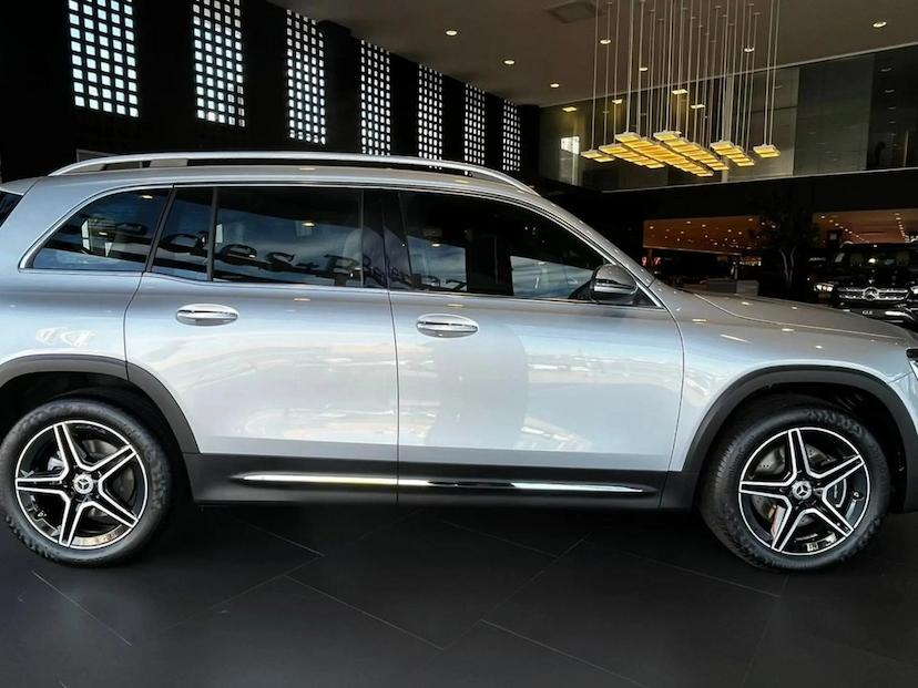 Foto do veículo MERCEDES-BENZ GLB 220 2.0 MHEV AMG LINE 4MATIC 8G-DCT 2026 0 KM 391.800,00