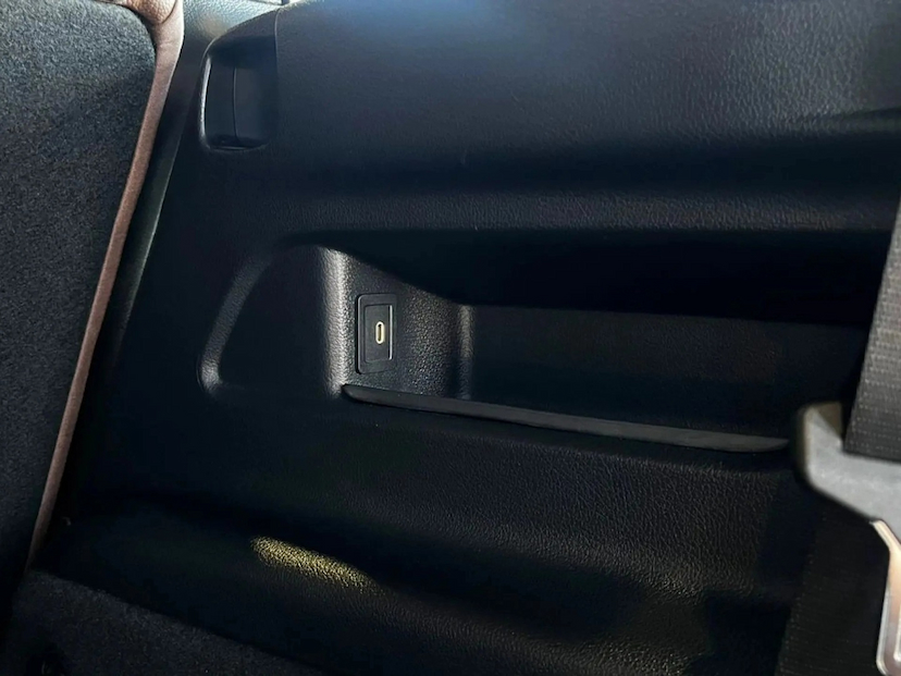 Foto do veículo MERCEDES-BENZ GLB 220 2.0 MHEV AMG LINE 4MATIC 8G-DCT 2026 0 KM 391.800,00