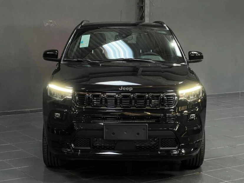 Foto do veículo JEEP COMPASS 2.0 HURRICANE 4 TURBO GASOLINA BLACKHAWK AT9 2026 0 KM 237.777,00