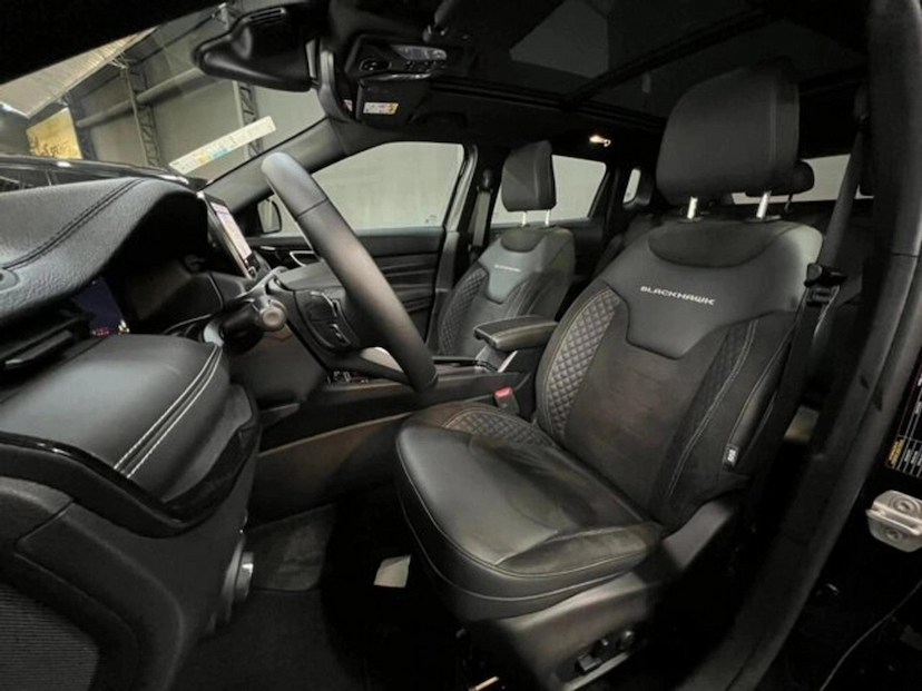 Foto do veículo JEEP COMPASS 2.0 HURRICANE 4 TURBO GASOLINA BLACKHAWK AT9 2026 0 KM 237.777,00