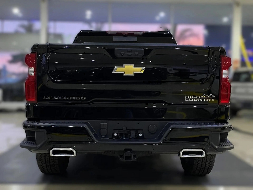 Foto do veículo CHEVROLET SILVERADO 5.3 V8 GASOLINA 1500 HIGH COUNTRY 4X4 AUTOMÁTICO 2026 0 KM 479.800,00