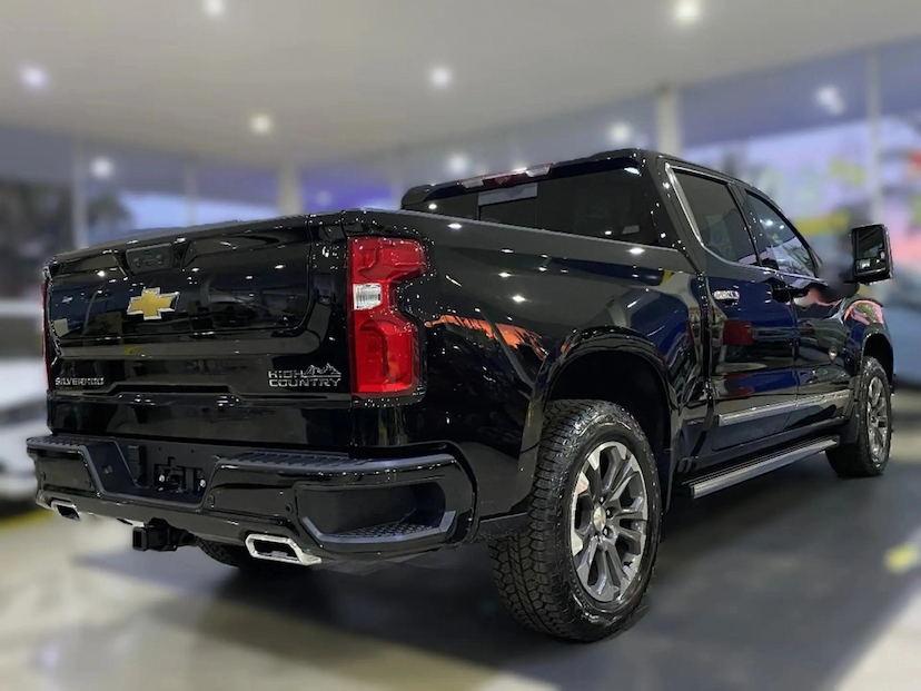 Foto do veículo CHEVROLET SILVERADO 5.3 V8 GASOLINA 1500 HIGH COUNTRY 4X4 AUTOMÁTICO 2026 0 KM 479.800,00