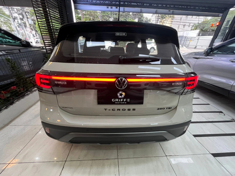 Foto do veículo VOLKSWAGEN T-CROSS 1.4 250 TSI TOTAL FLEX EXTREME AUTOMÁTICO 2026 0 KM 178.777,00