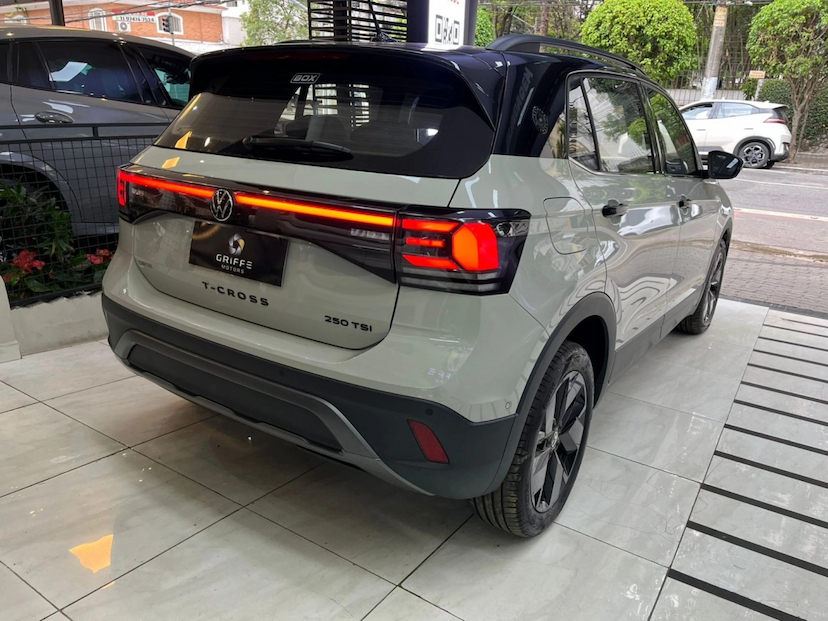 Foto do veículo VOLKSWAGEN T-CROSS 1.4 250 TSI TOTAL FLEX EXTREME AUTOMÁTICO 2026 0 KM 178.777,00