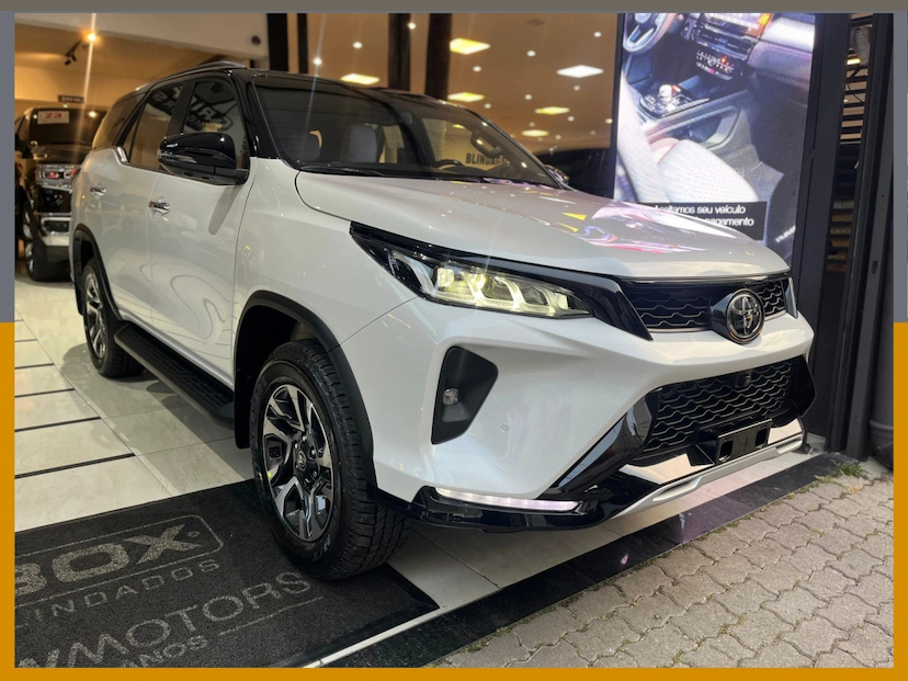 Foto do veículo TOYOTA HILUX SW4 2.8 D-4D TURBO DIESEL DIAMOND 7L 4X4 AUTOMÁTICO 2026 0 KM 429.900,00