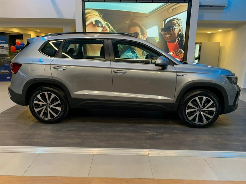 Foto do veículo VOLKSWAGEN TAOS 1.4 250 TSI TOTAL FLEX COMFORTLINE AUTOMÁTICO 2025 0 KM 185.600,00