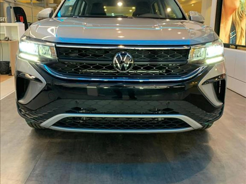 Foto do veículo VOLKSWAGEN TAOS 1.4 250 TSI TOTAL FLEX COMFORTLINE AUTOMÁTICO 2025 0 KM 185.600,00