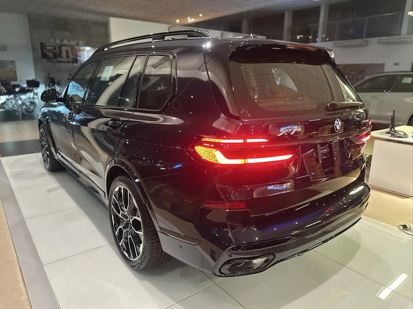 Foto do veículo BMW X7 3.0 TWINPOWER GASOLINA XDRIVE40I M SPORT STEPTRONIC 2026 0 KM 968.690,00