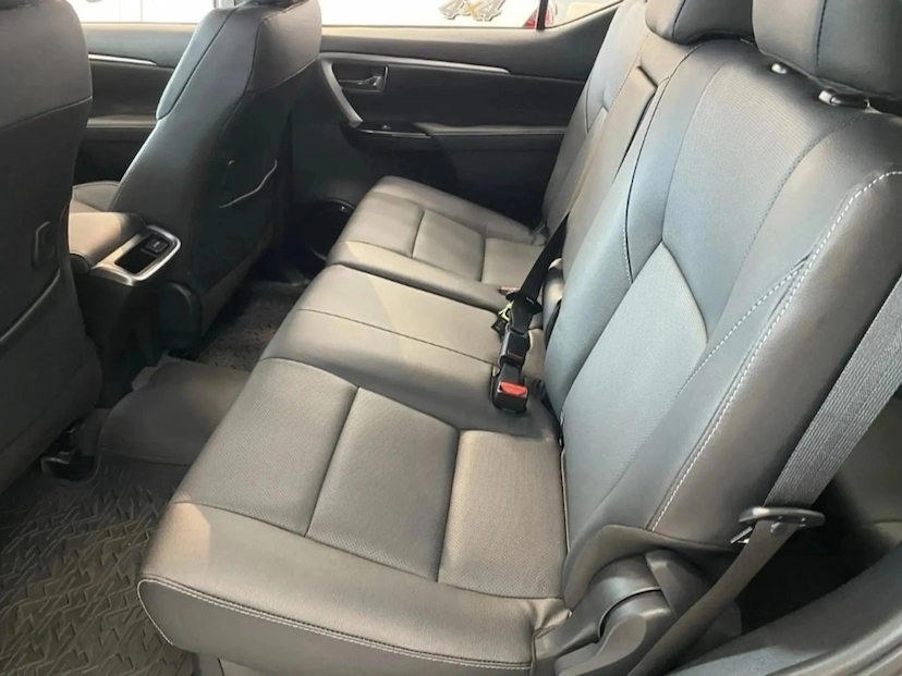 Foto do veículo TOYOTA HILUX SW4 2.8 D-4D TURBO DIESEL SRX PLATINUM 7L 4X4 AUTOMÁTICO 2026 0 KM 378.900,00