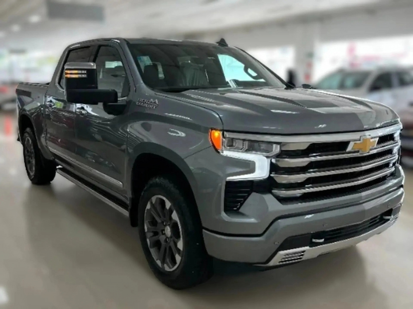 Foto do veículo CHEVROLET SILVERADO 5.3 V8 GASOLINA 1500 HIGH COUNTRY 4X4 AUTOMÁTICO 2026 0 KM 479.800,00