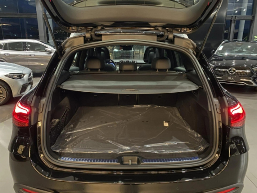 Foto do veículo MERCEDES-BENZ GLC 300 2.0 MHEV AMG LINE 4MATIC 9G-TRONIC 2026 0 KM 509.900,00