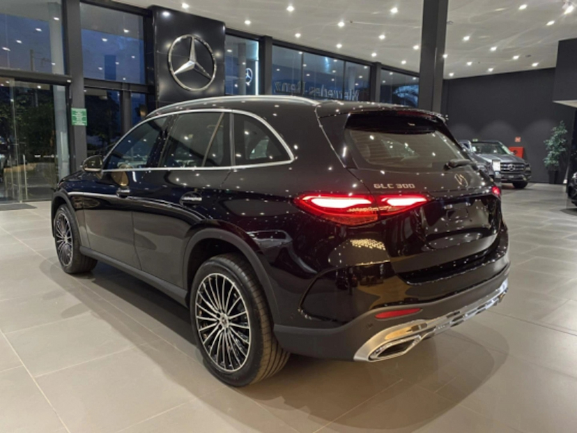 Foto do veículo MERCEDES-BENZ GLC 300 2.0 MHEV AMG LINE 4MATIC 9G-TRONIC 2026 0 KM 509.900,00