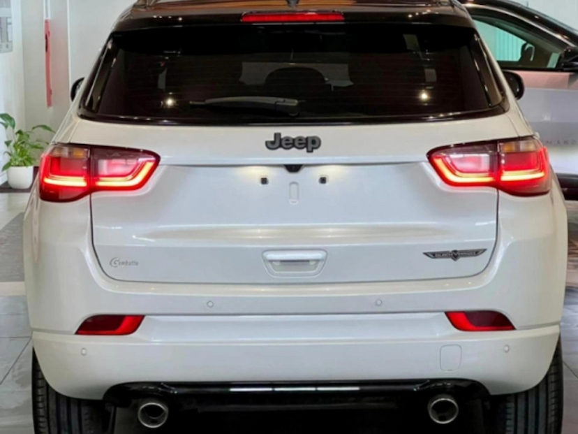 Foto do veículo JEEP COMPASS 2.0 HURRICANE 4 TURBO GASOLINA BLACKHAWK AT9 2026 0 KM 237.777,00