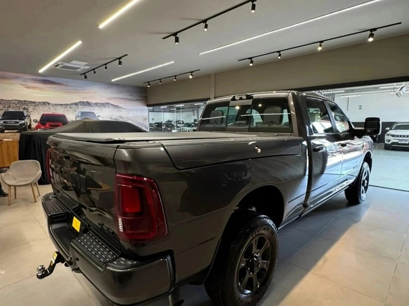 Foto do veículo RAM 3500 6.7 I6 TURBO DIESEL LARAMIE NIGHT EDITION CD 4X4  AUTOMÁTICO 2026 0 KM 539.800,00
