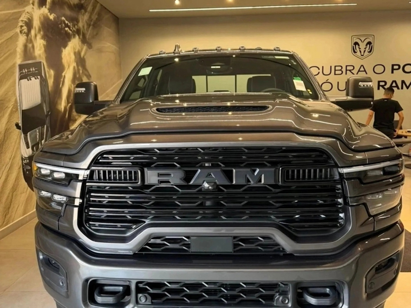 Foto do veículo RAM 3500 6.7 I6 TURBO DIESEL LARAMIE NIGHT EDITION CD 4X4  AUTOMÁTICO 2026 0 KM 539.800,00