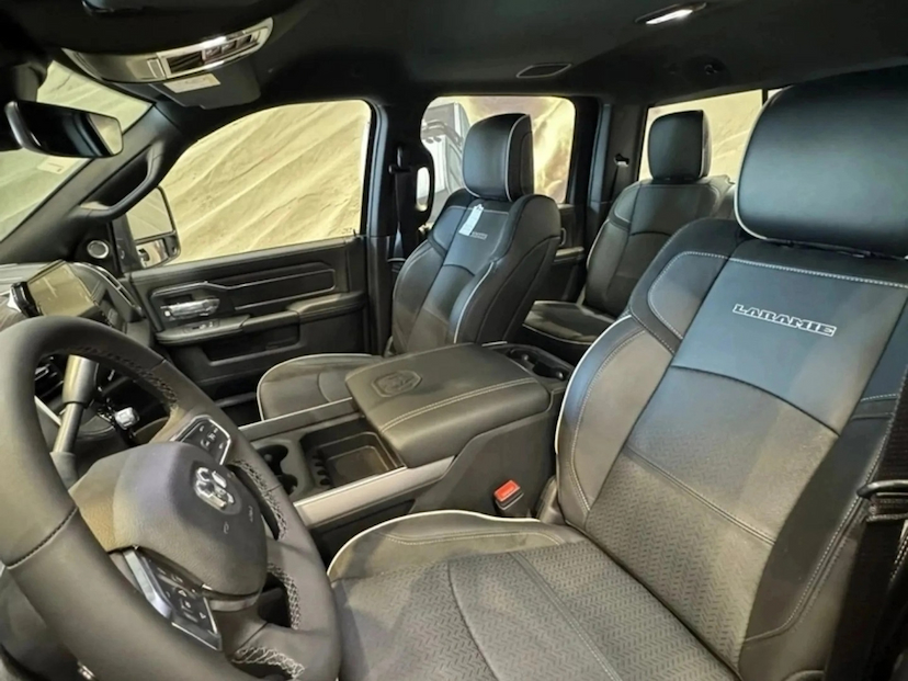Foto do veículo RAM 3500 6.7 I6 TURBO DIESEL LARAMIE NIGHT EDITION CD 4X4  AUTOMÁTICO 2026 0 KM 539.800,00