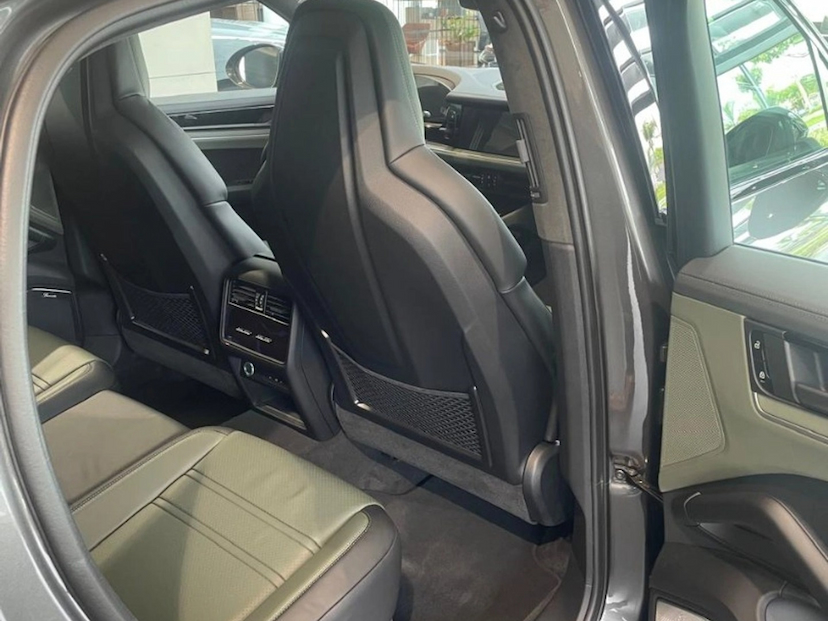 Foto do veículo PORSCHE CAYENNE 3.0 V6 S E-HYBRID AWD TIPTRONIC S 2024 0 KM 980.890,00