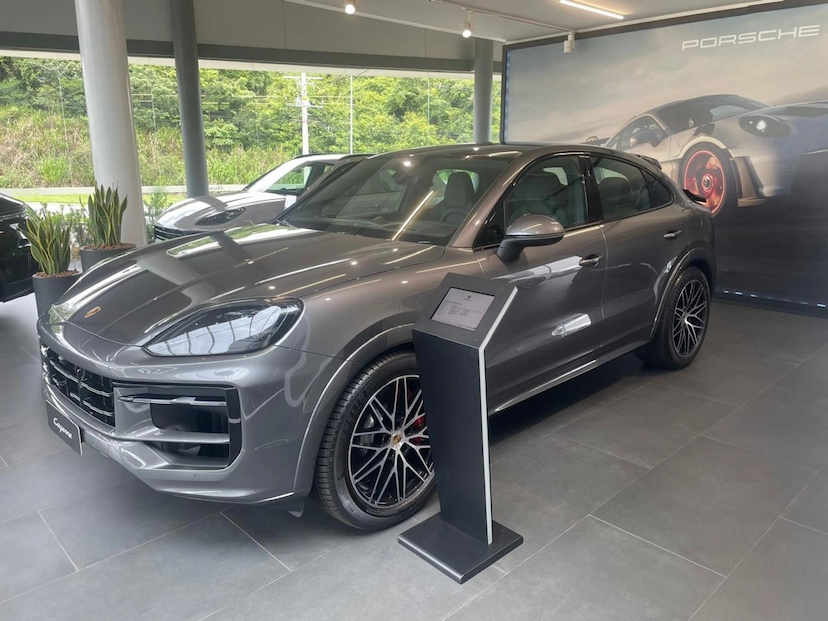 Foto do veículo PORSCHE CAYENNE 3.0 V6 S E-HYBRID AWD TIPTRONIC S 2024 0 KM 980.890,00