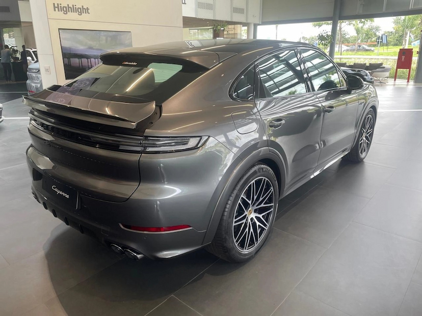 Foto do veículo PORSCHE CAYENNE 3.0 V6 S E-HYBRID AWD TIPTRONIC S 2024 0 KM 980.890,00