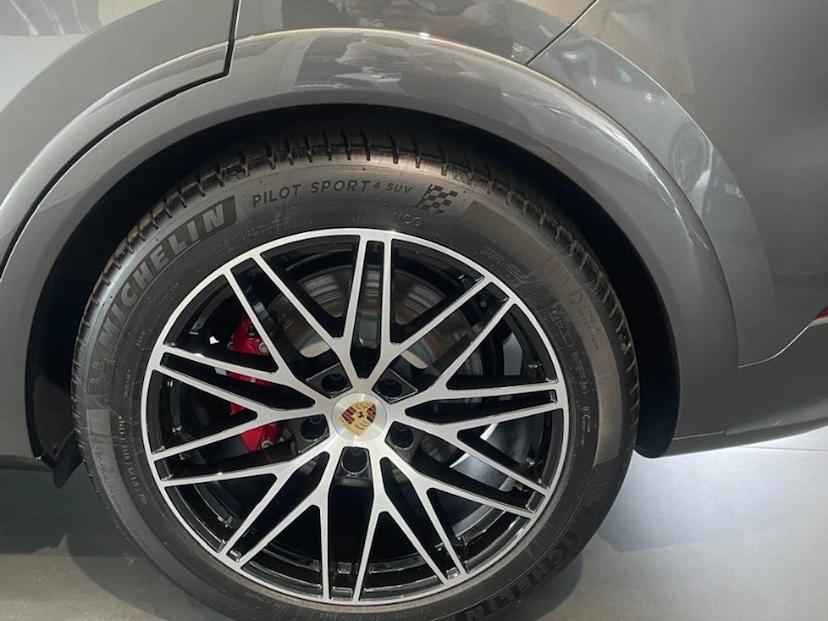 Foto do veículo PORSCHE CAYENNE 3.0 V6 S E-HYBRID AWD TIPTRONIC S 2024 0 KM 980.890,00